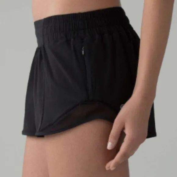 (6271) LULULEMON Hotty Hot Short 4&quot; Sz 10 **LOVED *logo faded