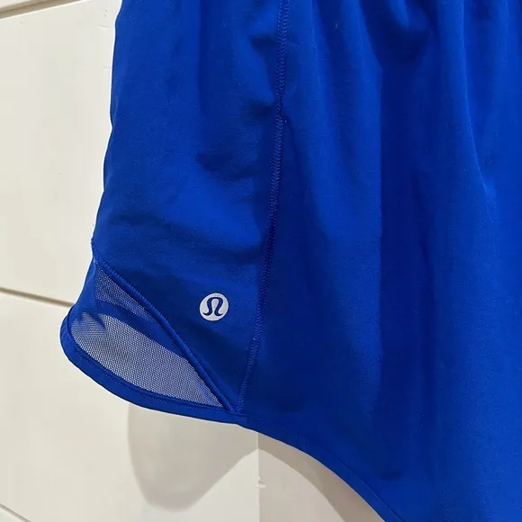 (6365) Lululemon Hotty Hot Short II *2.5&quot; Jet Stream in Sz 12