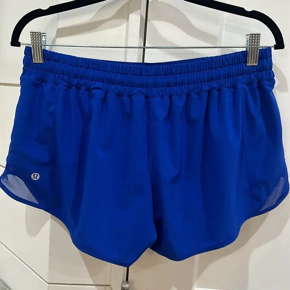 (6365) Lululemon Hotty Hot Short II *2.5&quot; Jet Stream in Sz 12