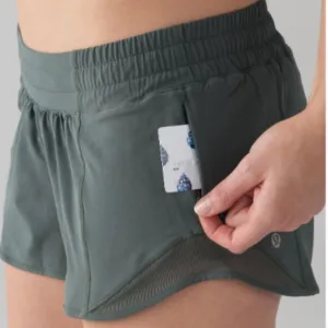 (6370) Lululemon Hotty Hot Short II *2.5&quot; in DARK FORREST in Sz 6