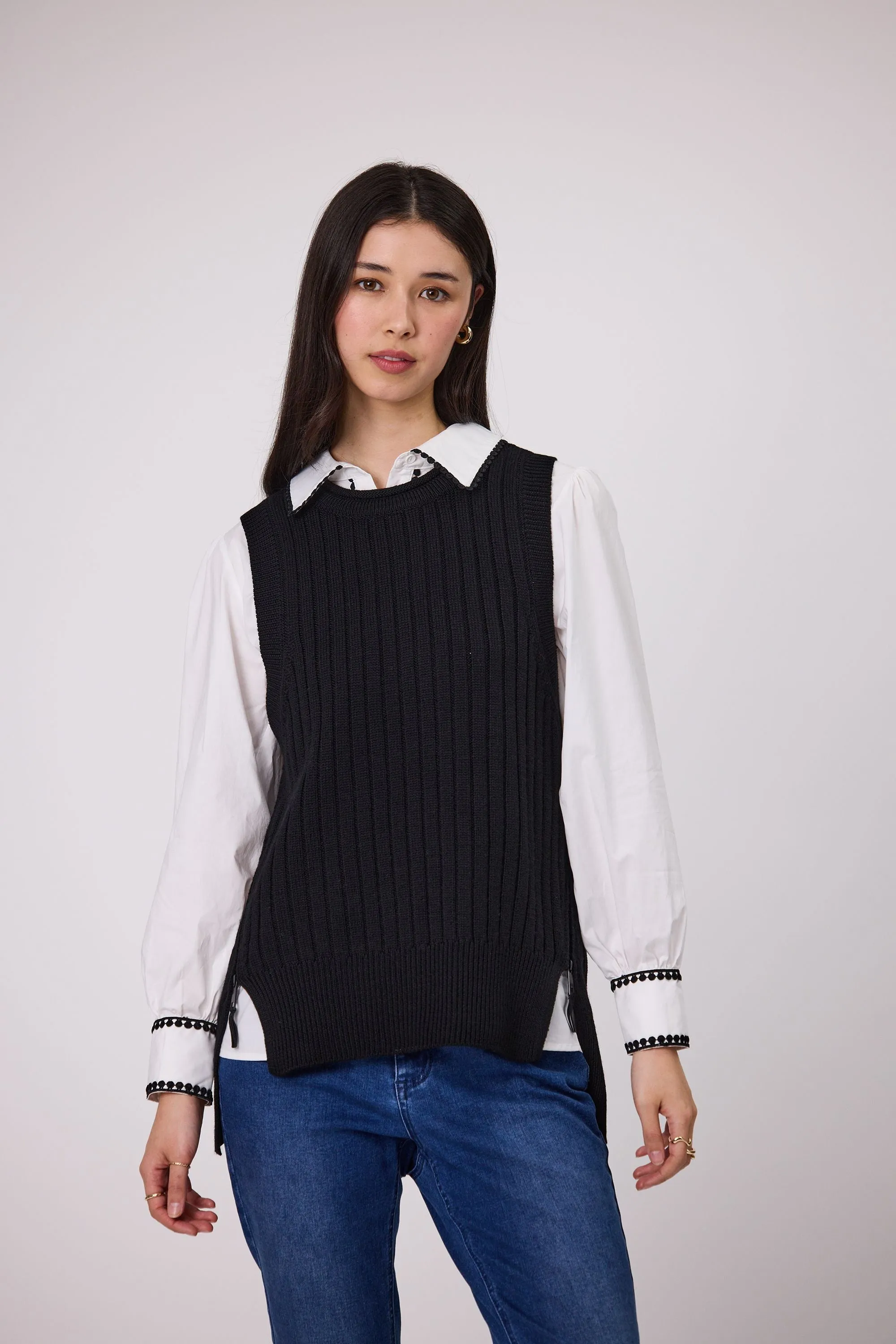 Asta Merino Vest - Black