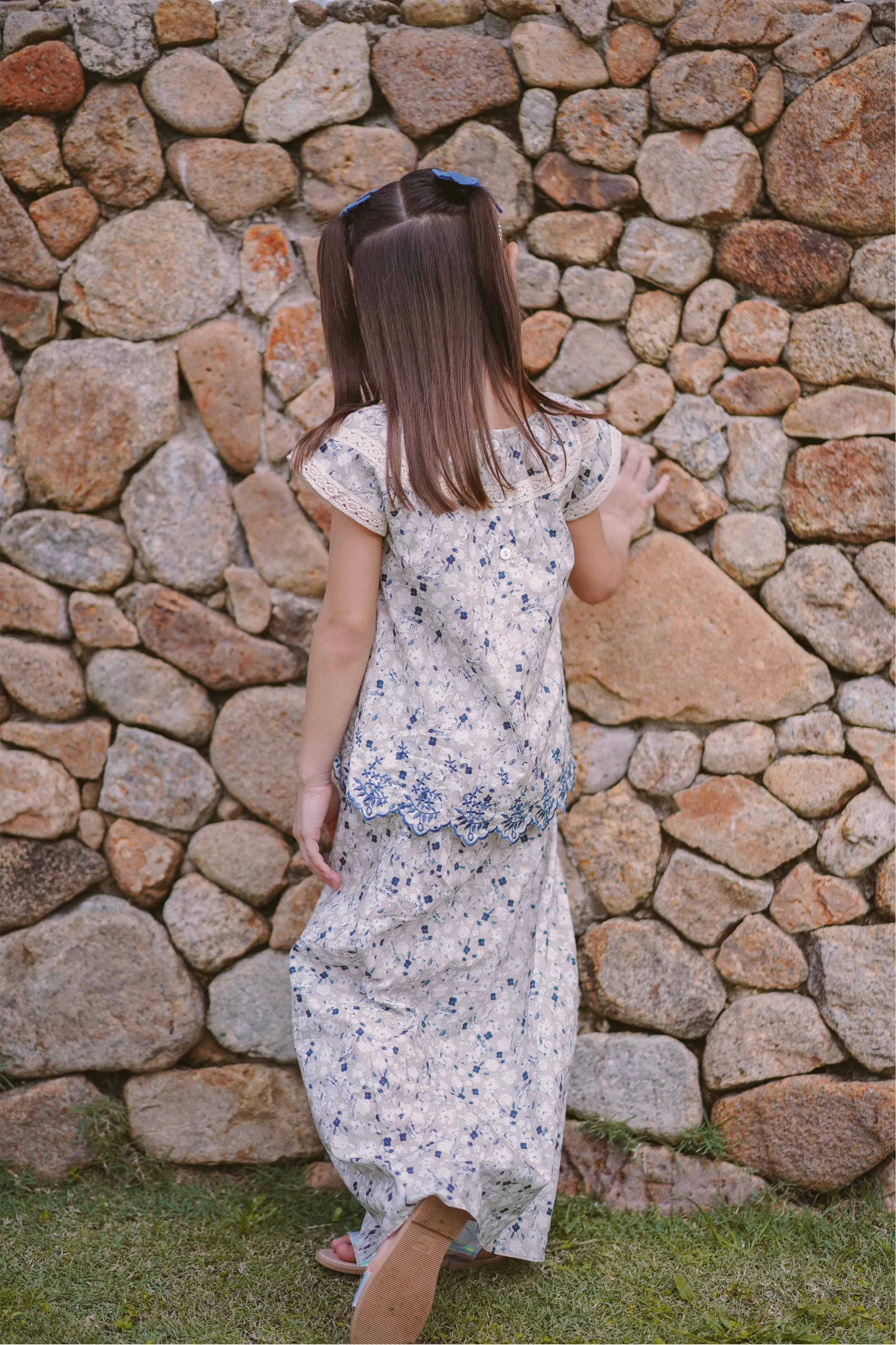 AYLA KURUNG