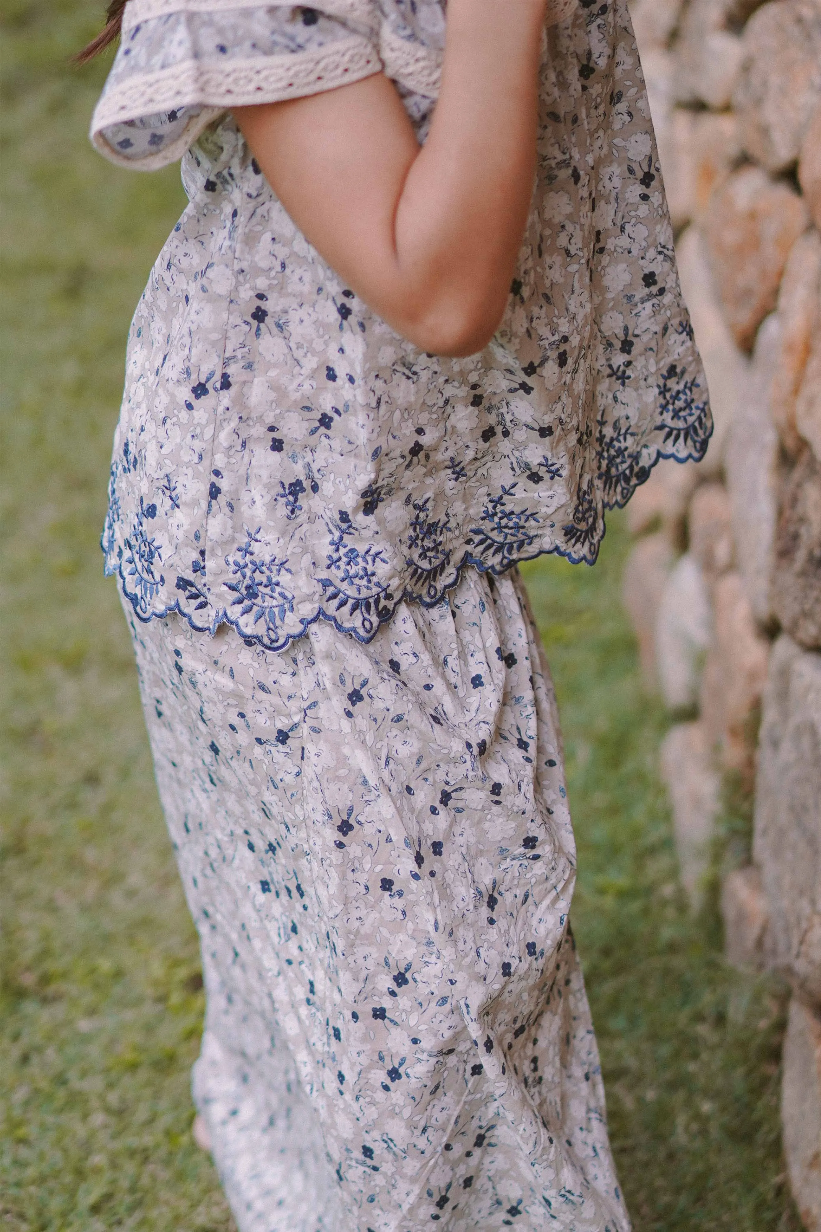 AYLA KURUNG