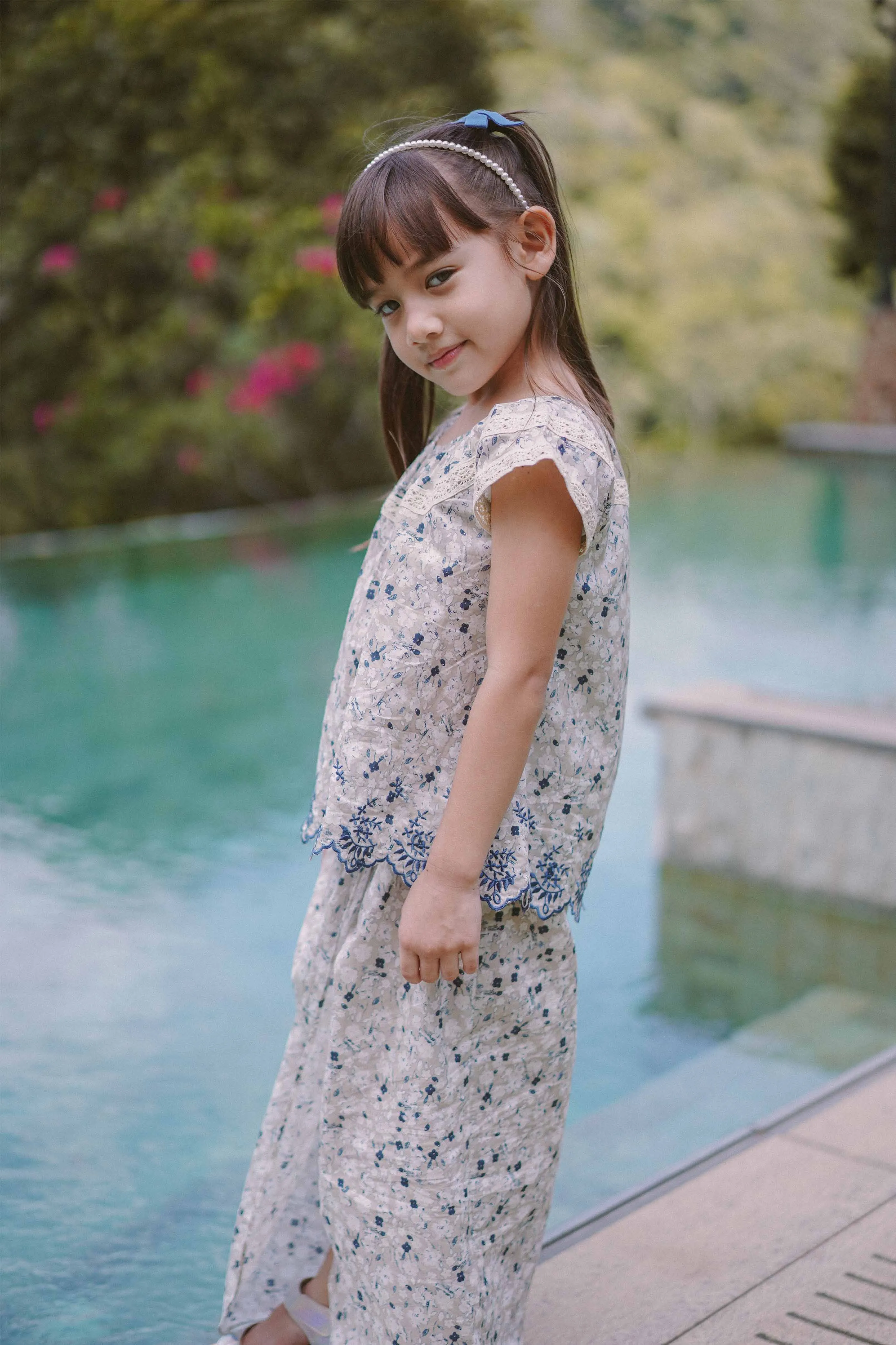 AYLA KURUNG