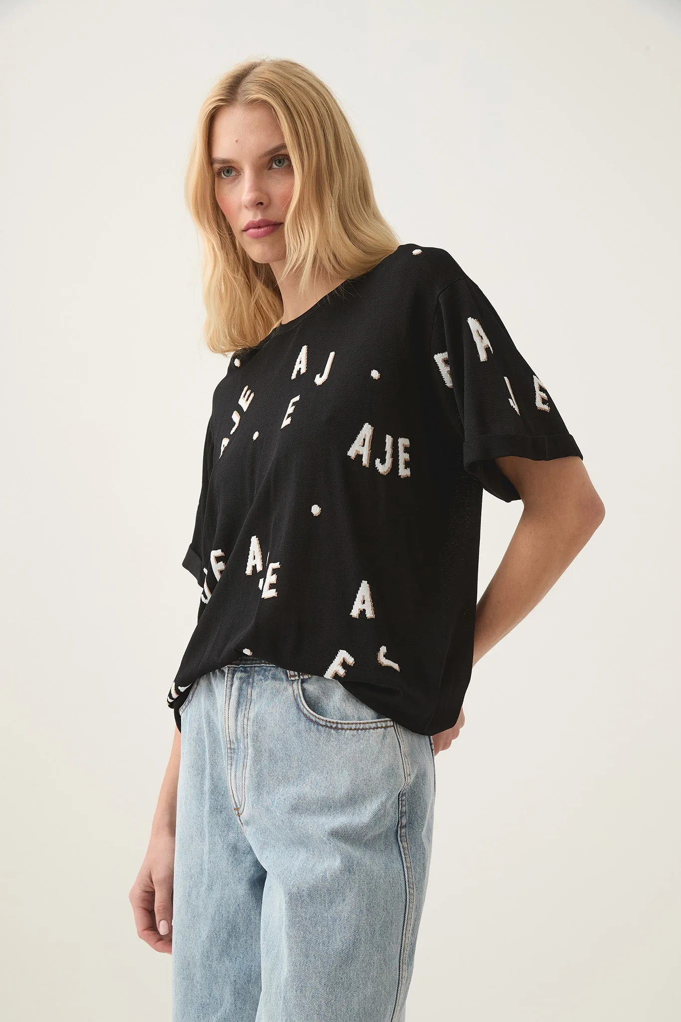 Decora Logo Sprinkle Knit Tee