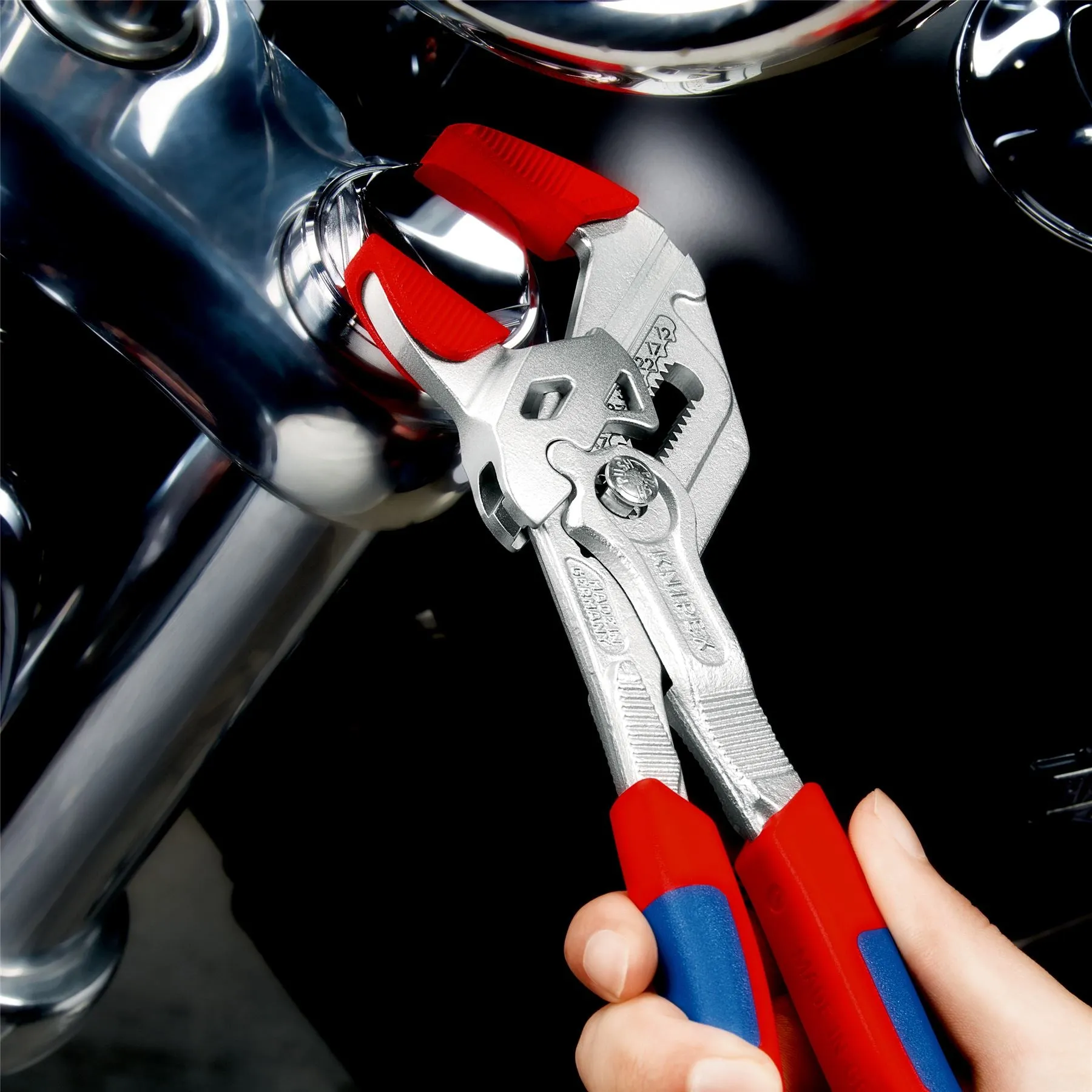 KNIPEX Pliers Wrench Slip Joint Plier 250mm Chrome Multi Component Grips 86 05 250 SB