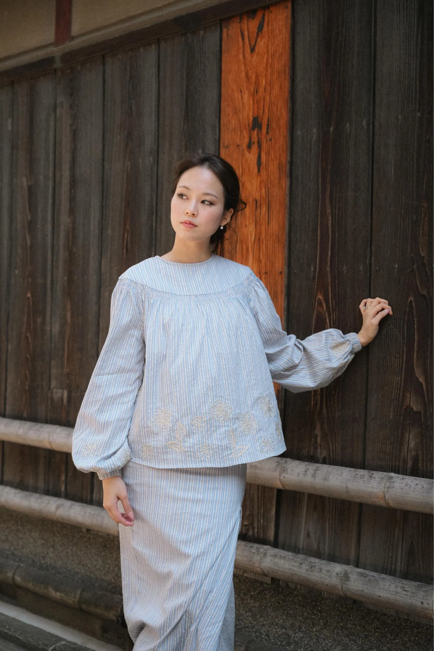 LILY KURUNG IN SKY