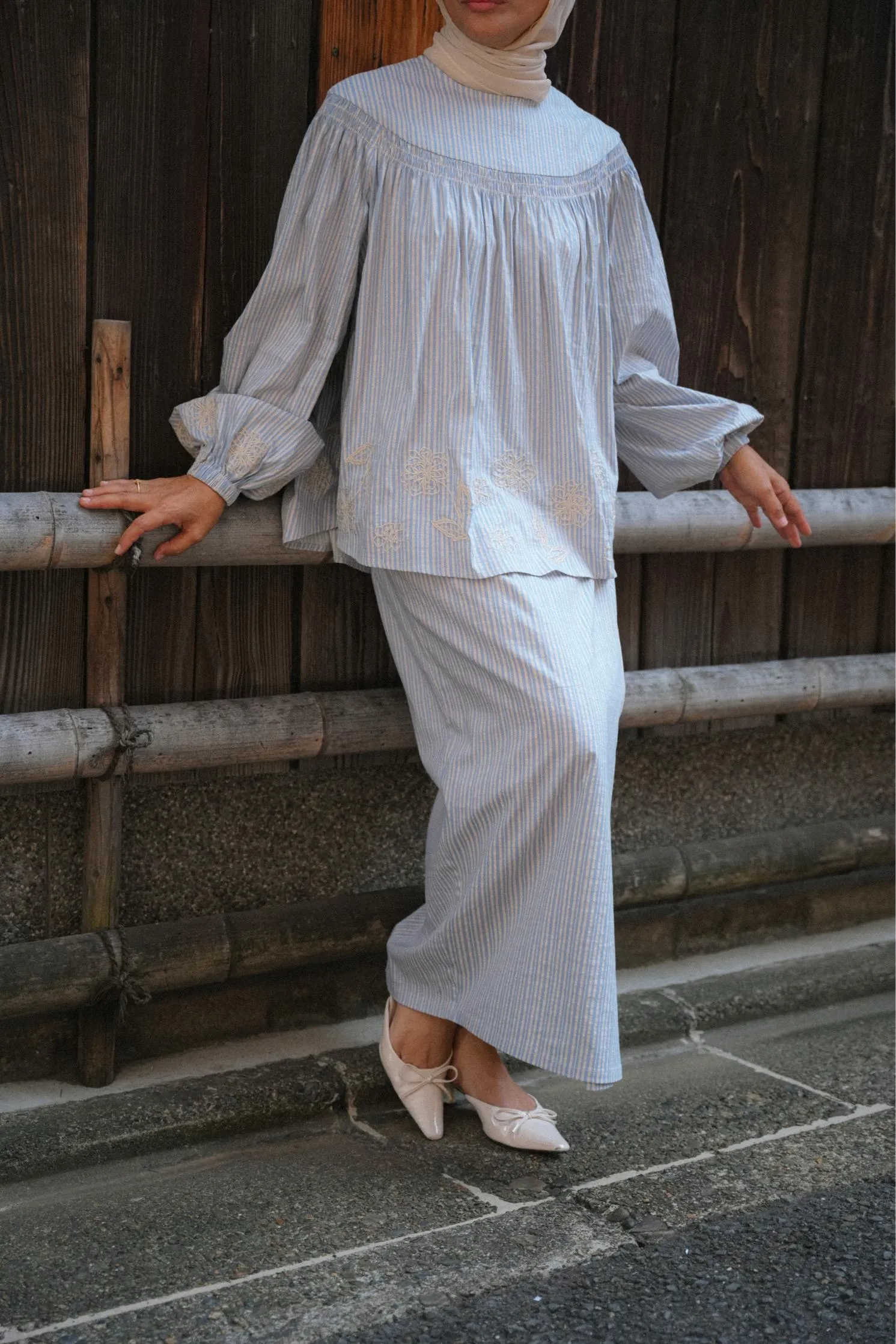 LILY KURUNG IN SKY