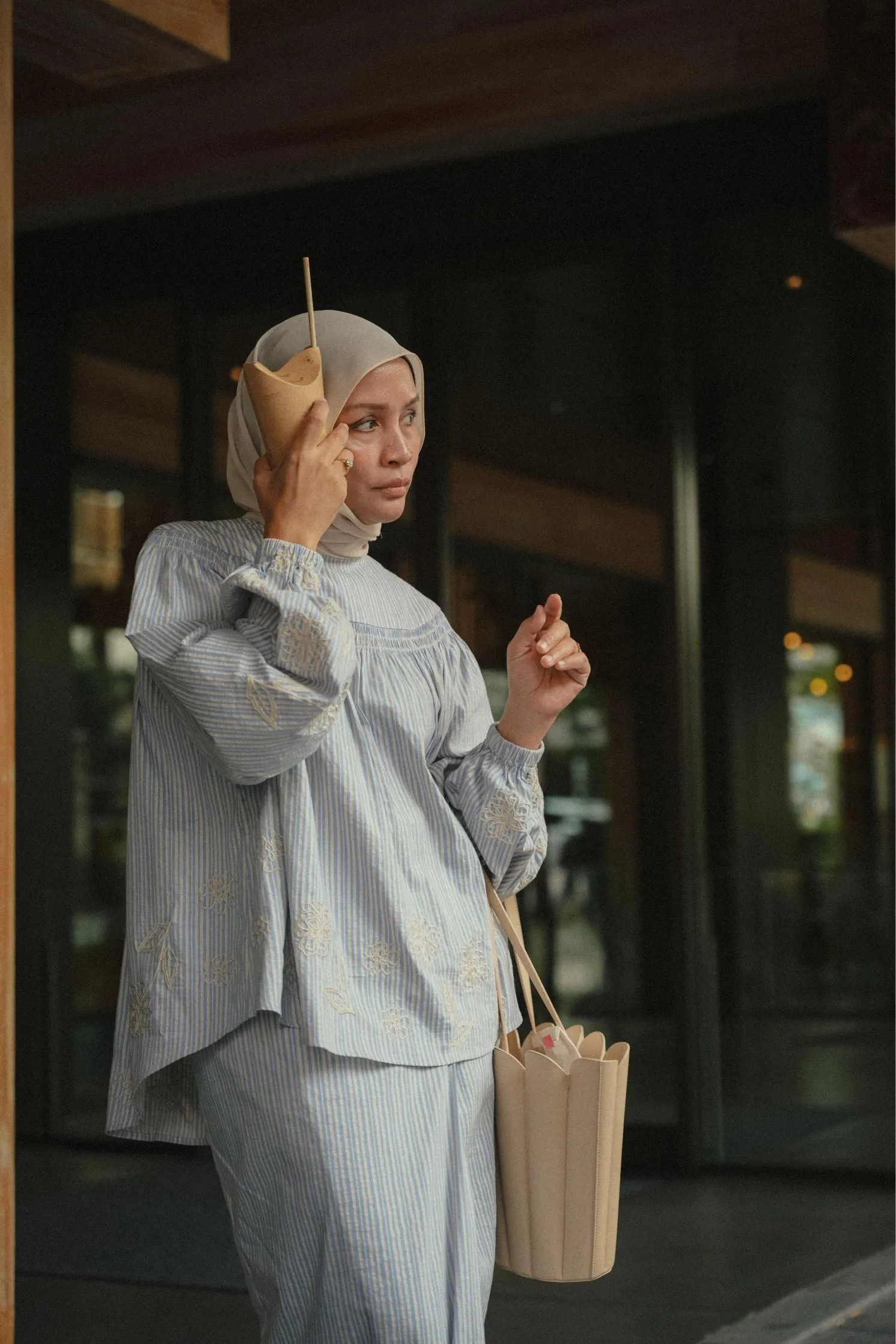 LILY KURUNG IN SKY