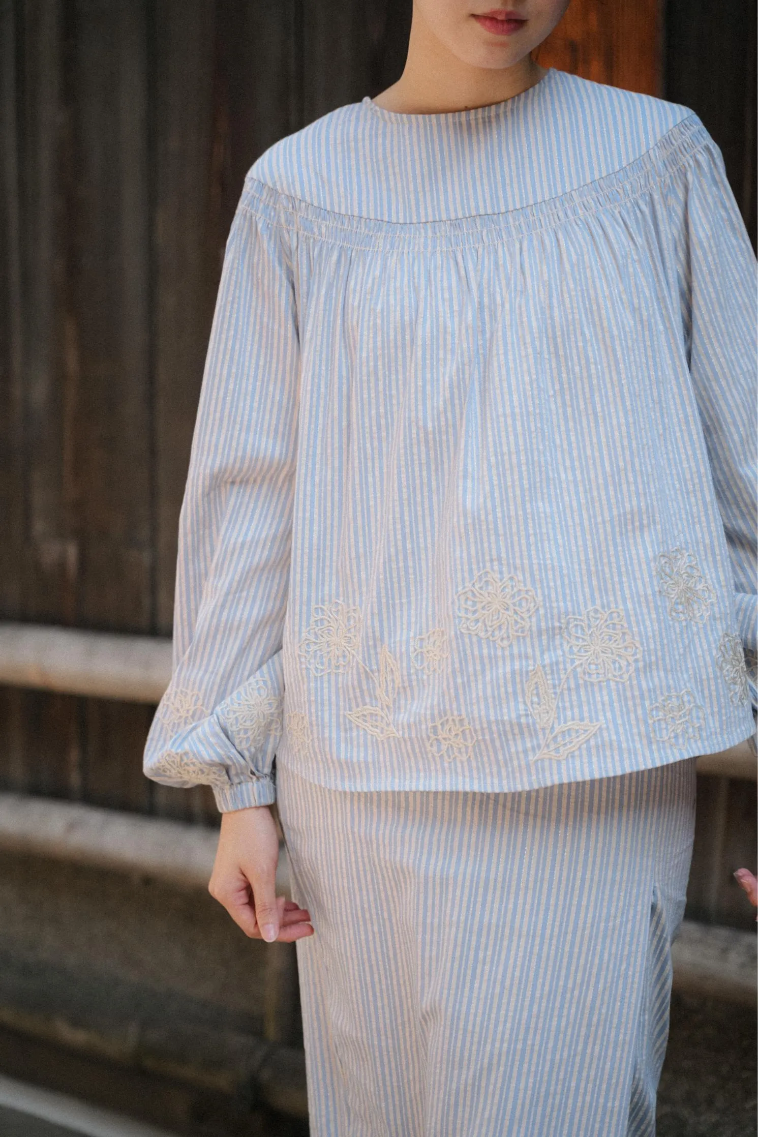 LILY KURUNG IN SKY