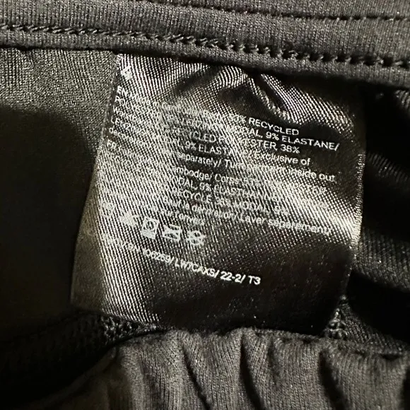 Lululemon Athletica Black Hi Rise Softstream Shorts LIKE NEW Size 4