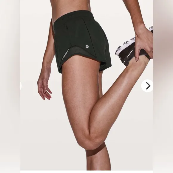 Lululemon Hotty Hot Short II *2.5&quot; Black