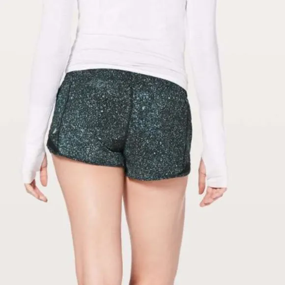Lululemon Hotty Hot Short II 2.5&quot; Mineralize Multi/Black 8