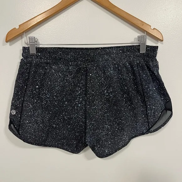 Lululemon Hotty Hot Short II 2.5&quot; Mineralize Multi/Black 8