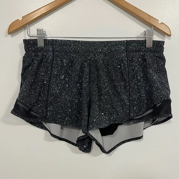 Lululemon Hotty Hot Short II 2.5&quot; Mineralize Multi/Black 8