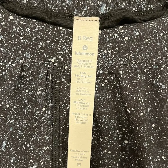 Lululemon Hotty Hot Short II 2.5&quot; Mineralize Multi/Black 8