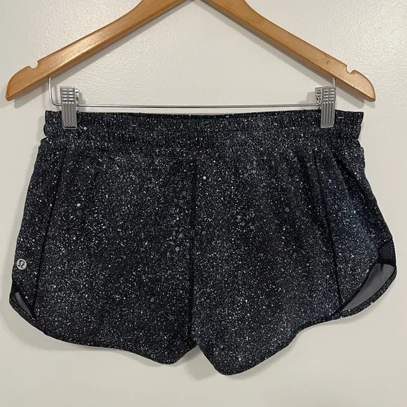 Lululemon Hotty Hot Short II 2.5&quot; Mineralize Multi/Black 8