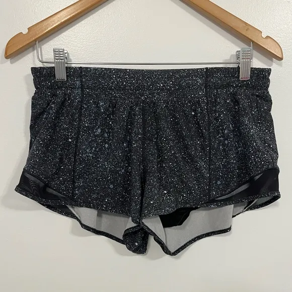 Lululemon Hotty Hot Short II 2.5&quot; Mineralize Multi/Black 8