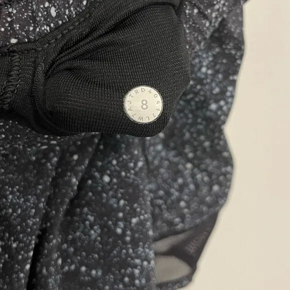 Lululemon Hotty Hot Short II 2.5&quot; Mineralize Multi/Black 8