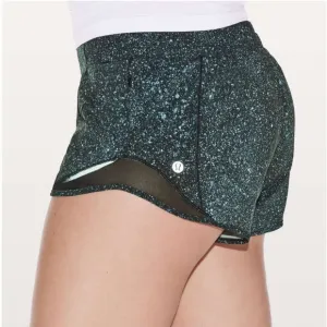 Lululemon Hotty Hot Short II 2.5&quot; Mineralize Multi/Black 8