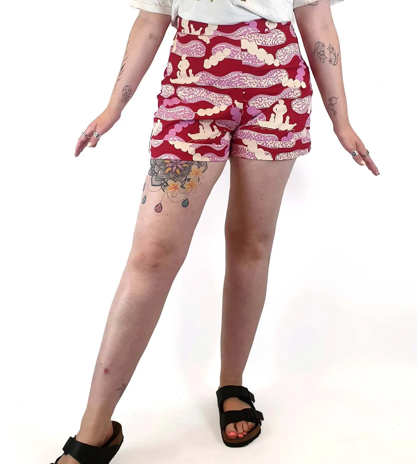 Magpie Goose red print shorts size 12