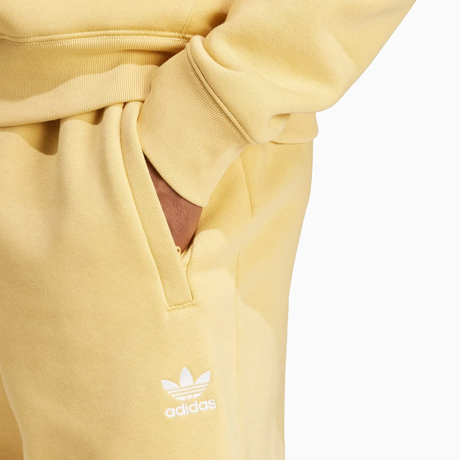 Men's Originals Trefoil Essentials Outfit