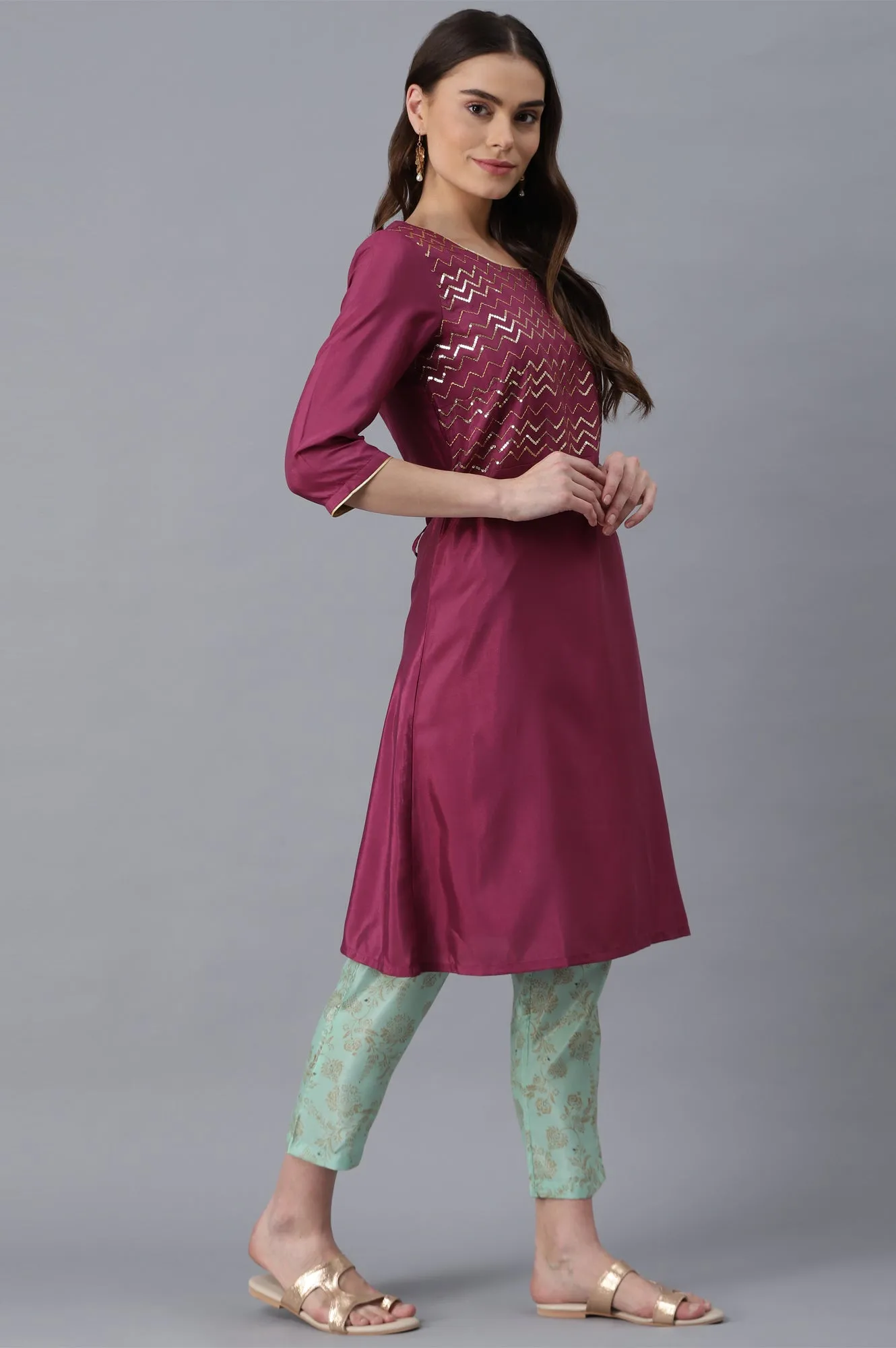 Purple Embroidered kurta-Green Trousers Set