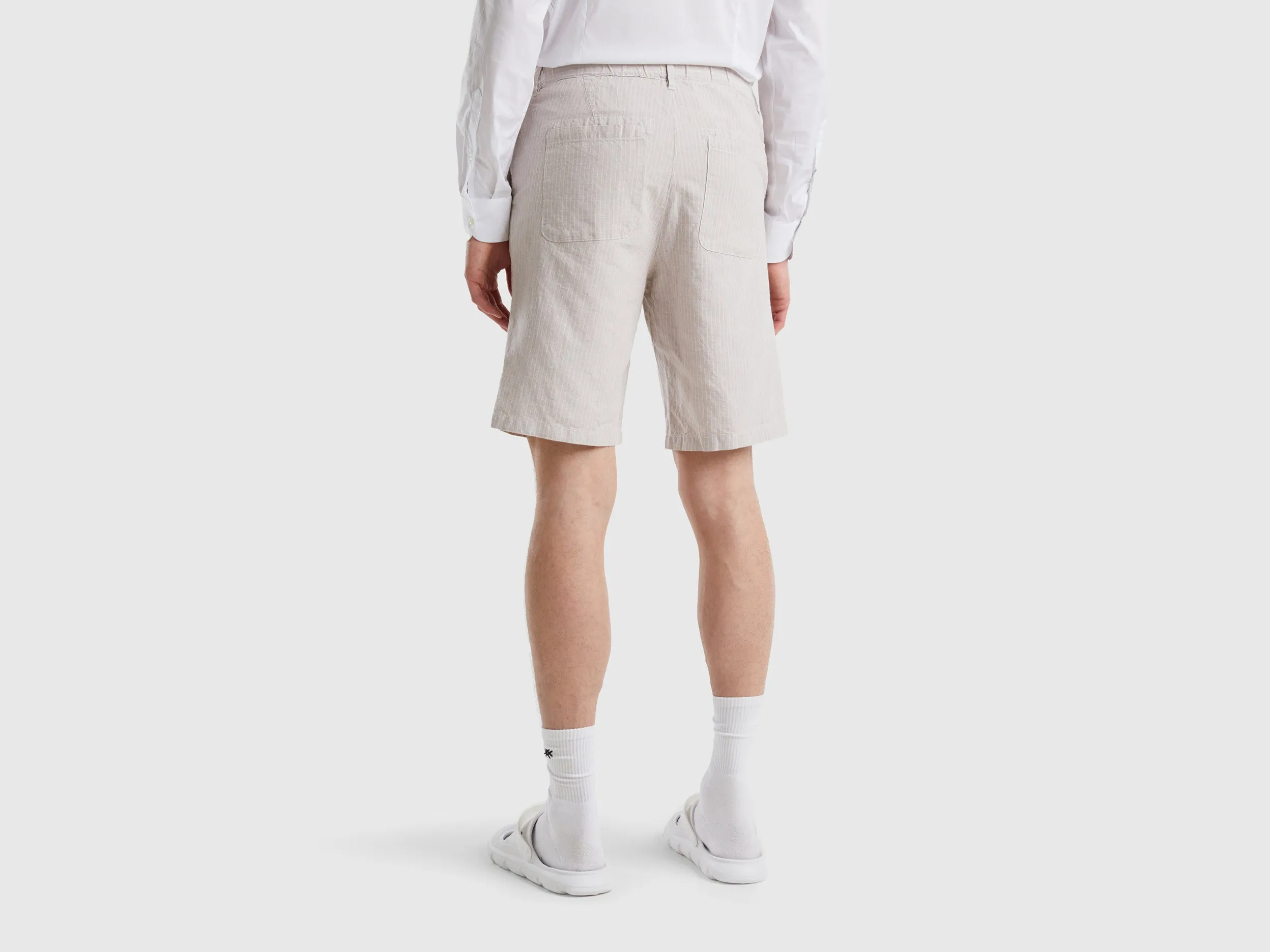 SHORT TROUSERS