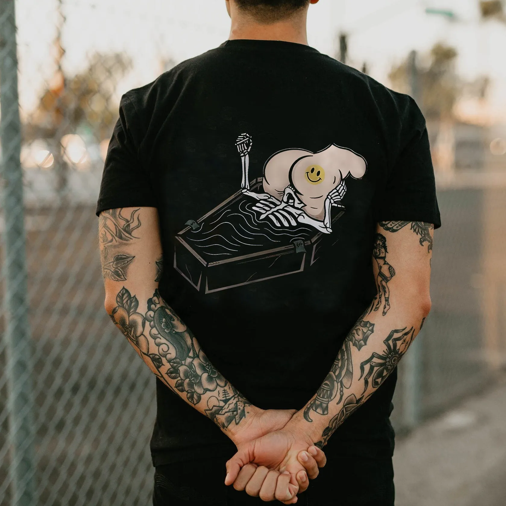 Skull Eat the Naked Ass in the Coffin Graphic Black Print T-shirt