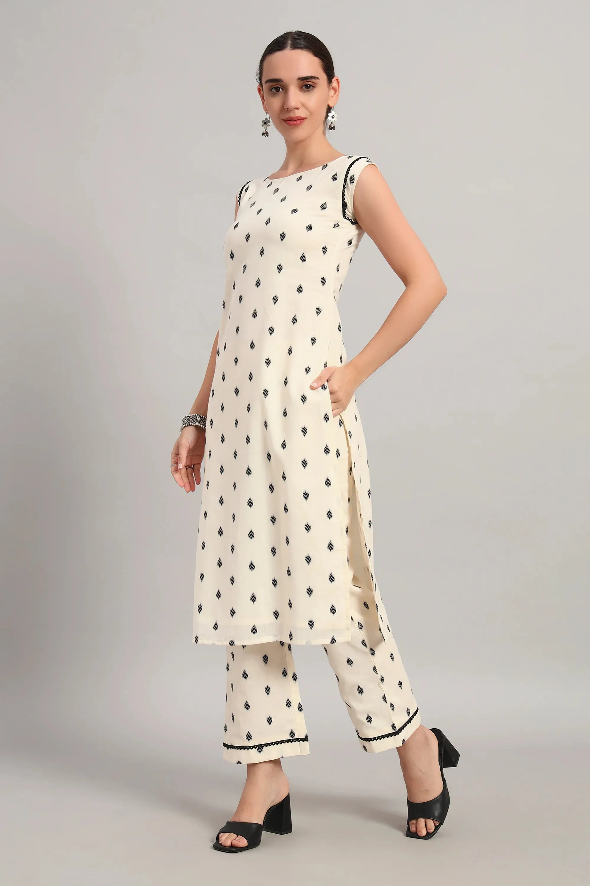 Subah Se Shaam Kurta Set, Beige Black Leafs