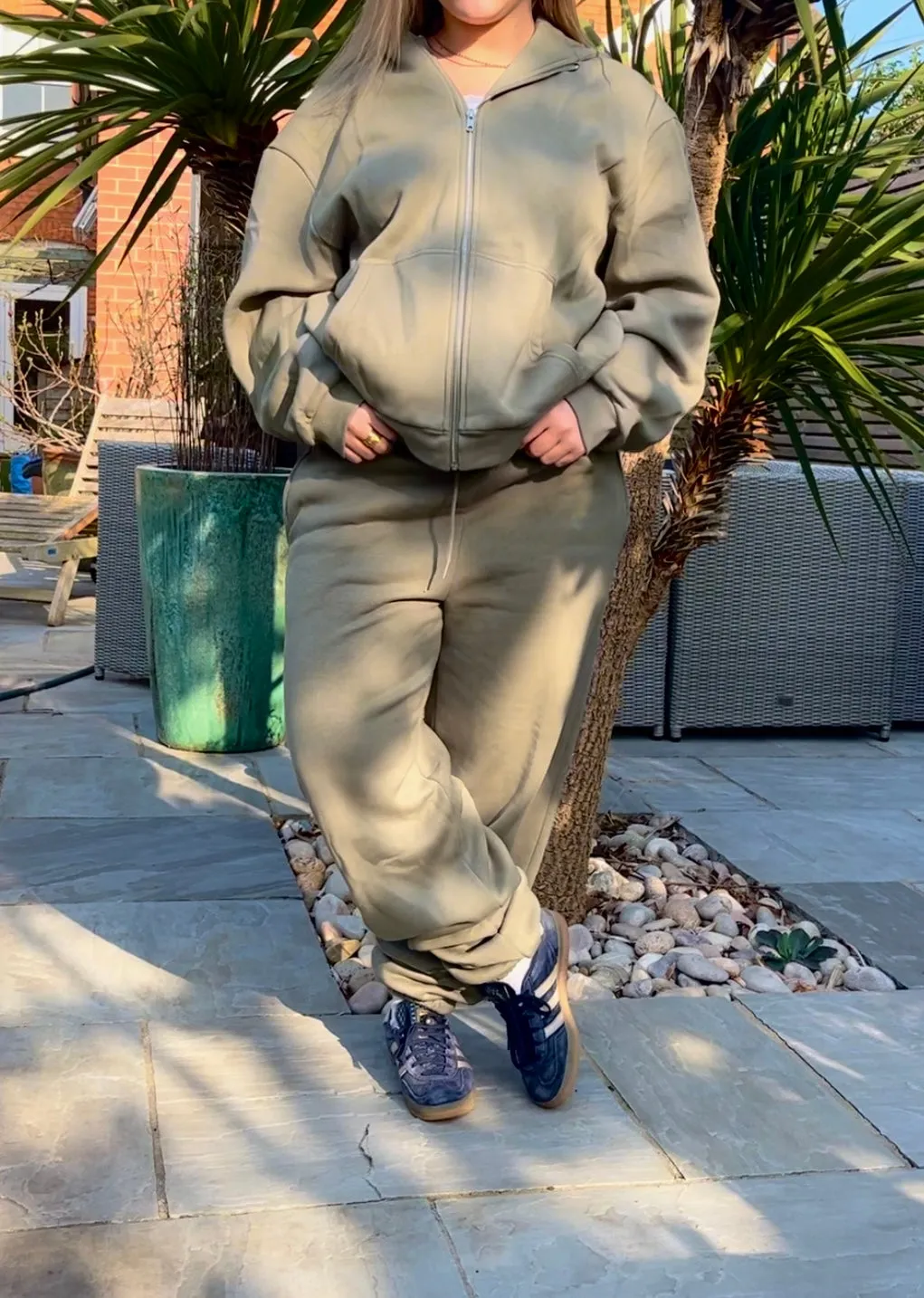The Olive Zip