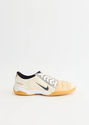 Total 90 'White Black' Sneakers