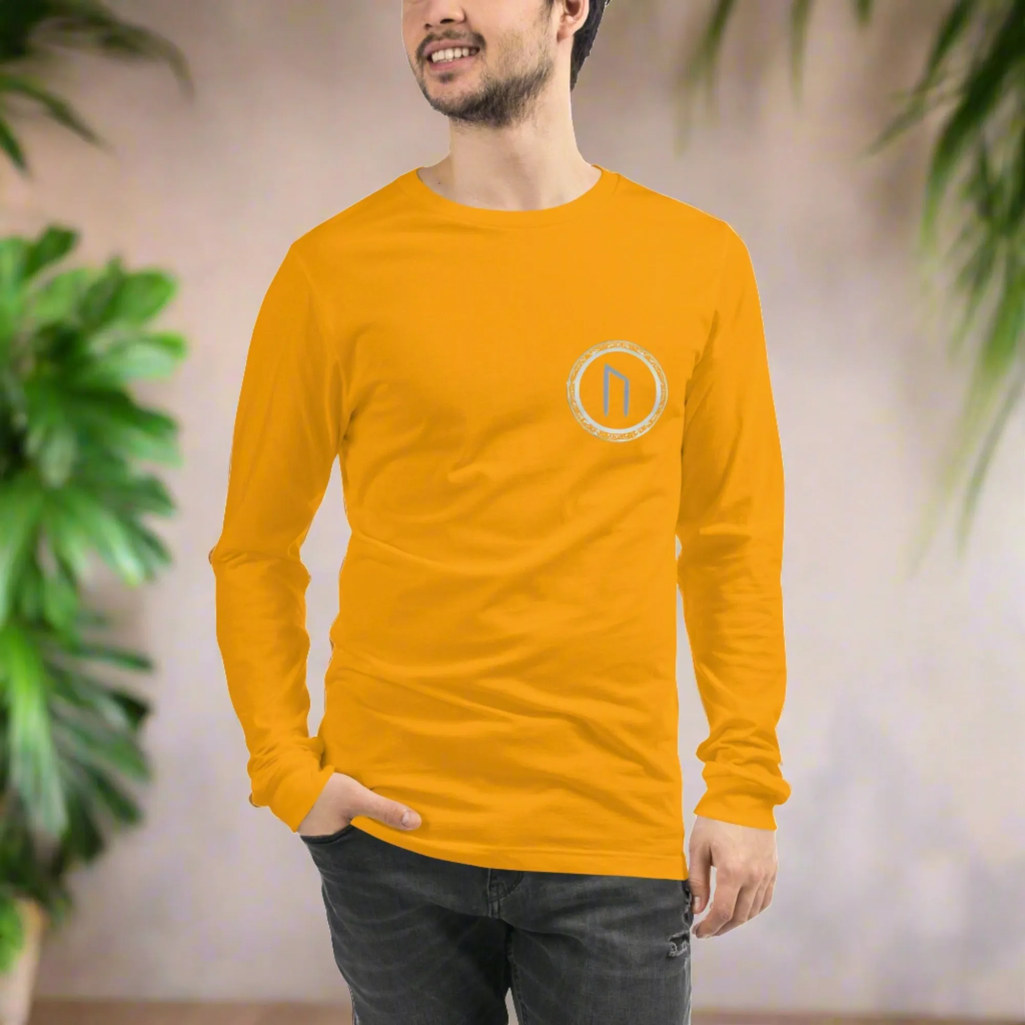URUZ Long Sleeve Tee - Stay Stylish and Expressive with the Perfect Wardrobe Staple
