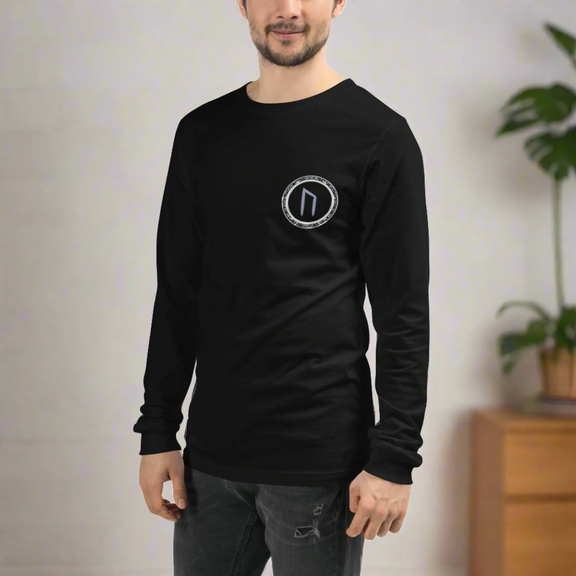 URUZ Long Sleeve Tee - Stay Stylish and Expressive with the Perfect Wardrobe Staple