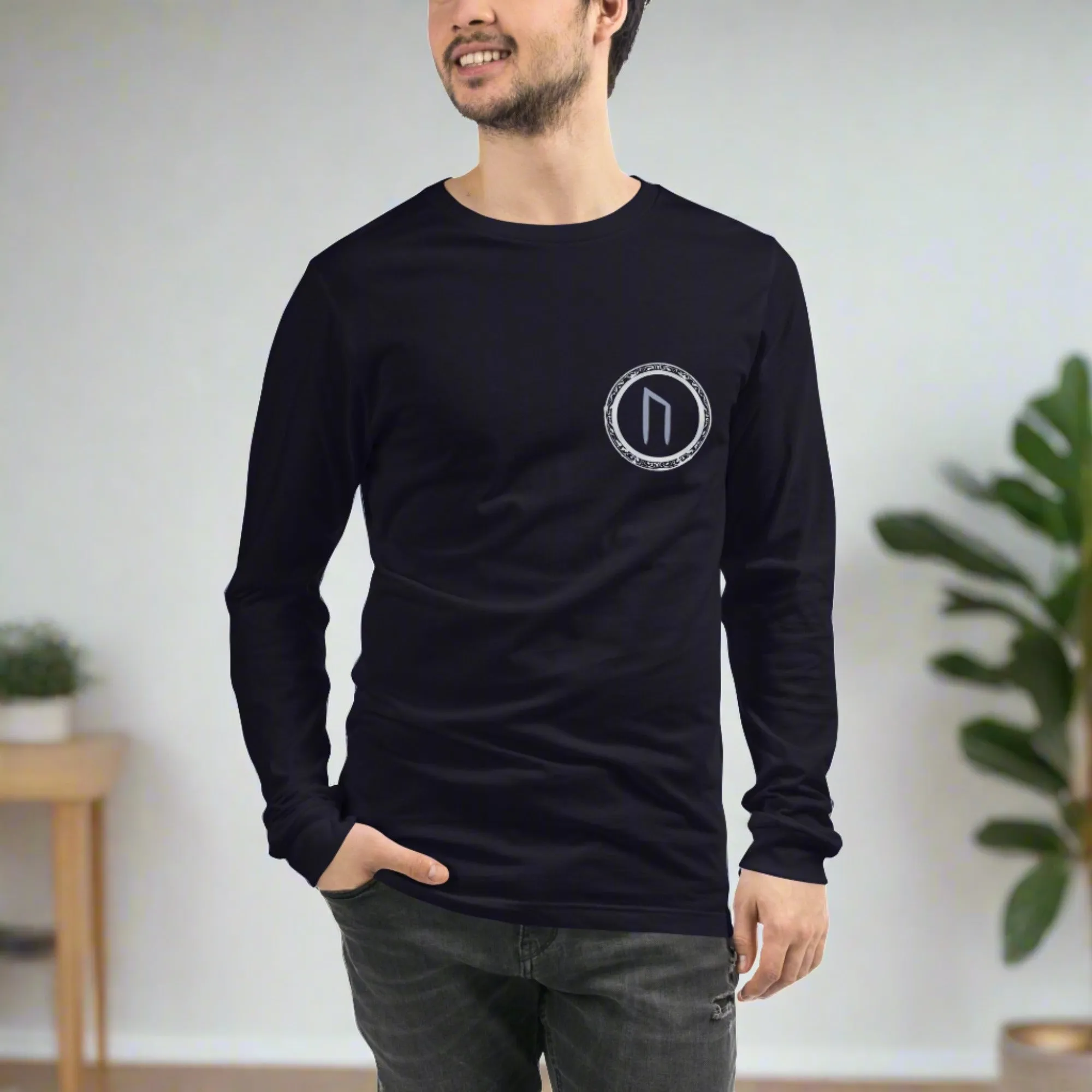 URUZ Long Sleeve Tee - Stay Stylish and Expressive with the Perfect Wardrobe Staple
