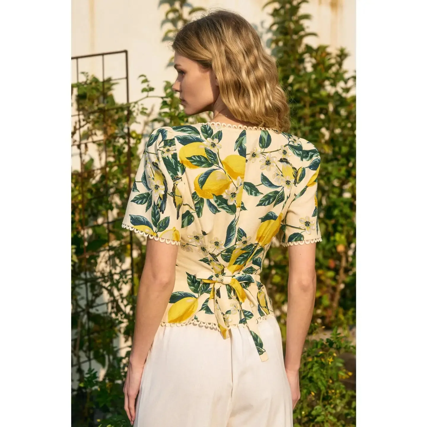 Vintage Lemonade Tulip Top